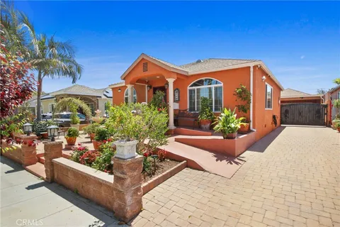 3950 E De Ora Way, Long Beach, CA MLS: PW25102704