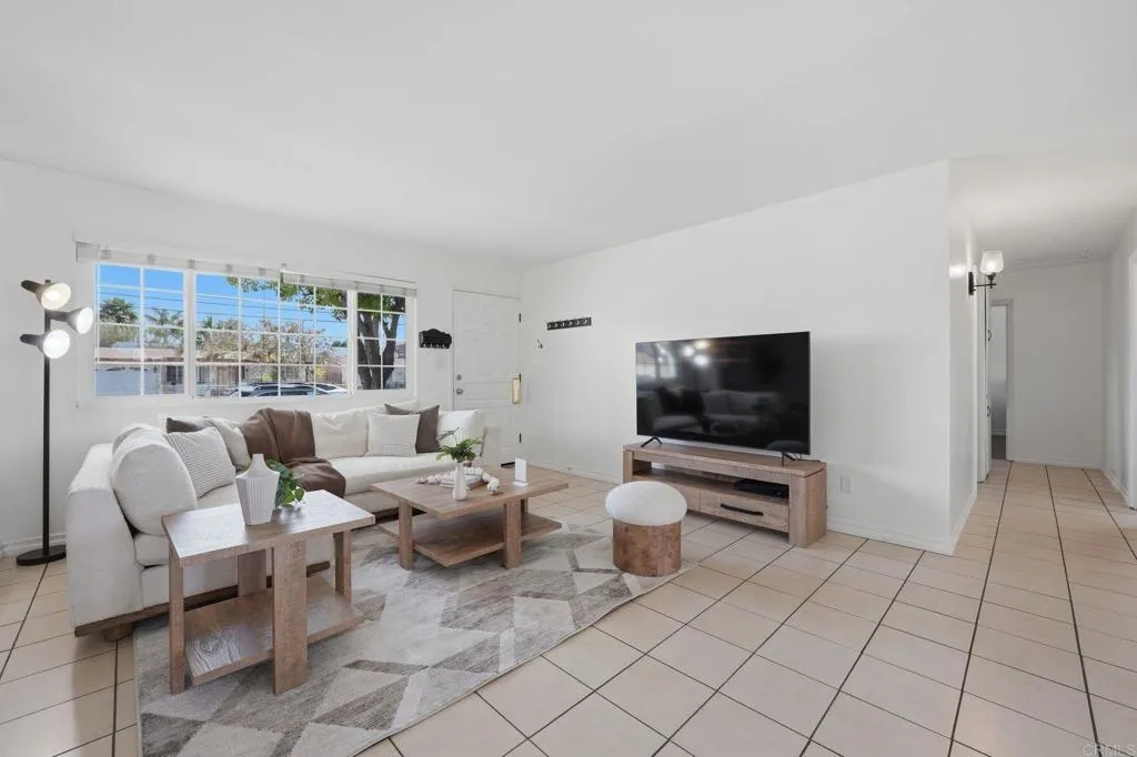 Additional image 7 of 161 E Palomar Street, Chula Vista, CA 91911