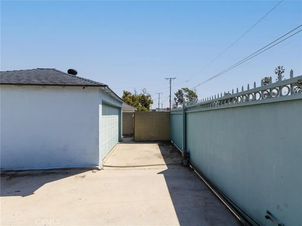 1106 E 70th Way, Long Beach, CA 90805