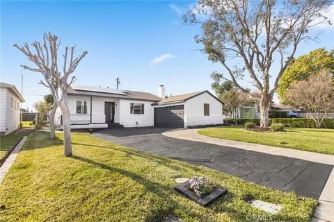 9422 Palmetto Avenue, Fontana, CA 92335 - MLS#: IG25057623