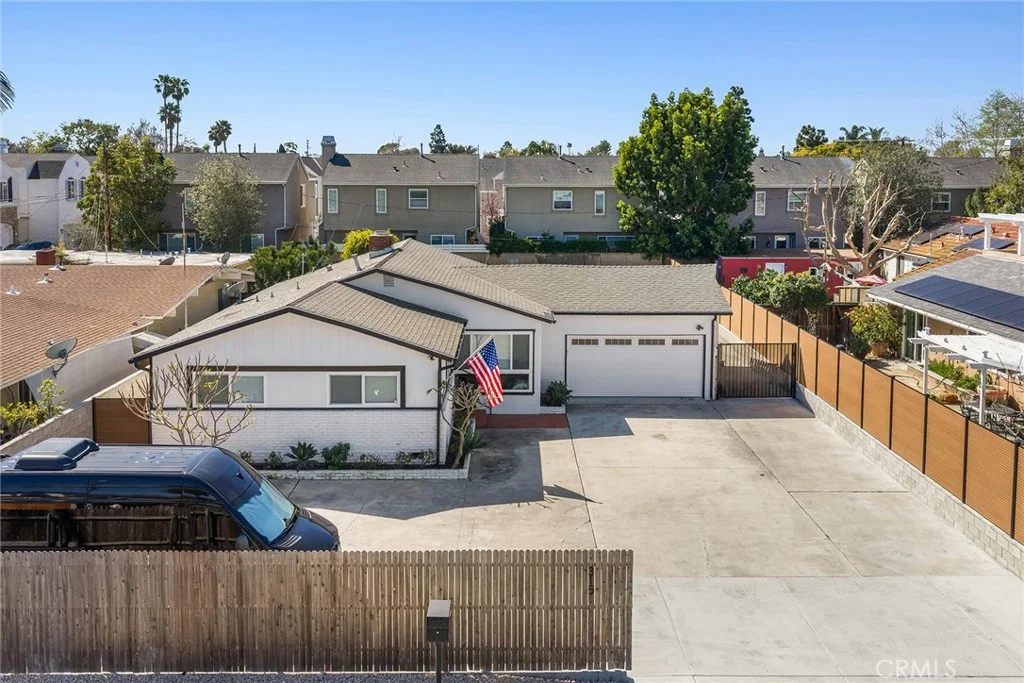 315 University Drive, Costa Mesa, CA 92627