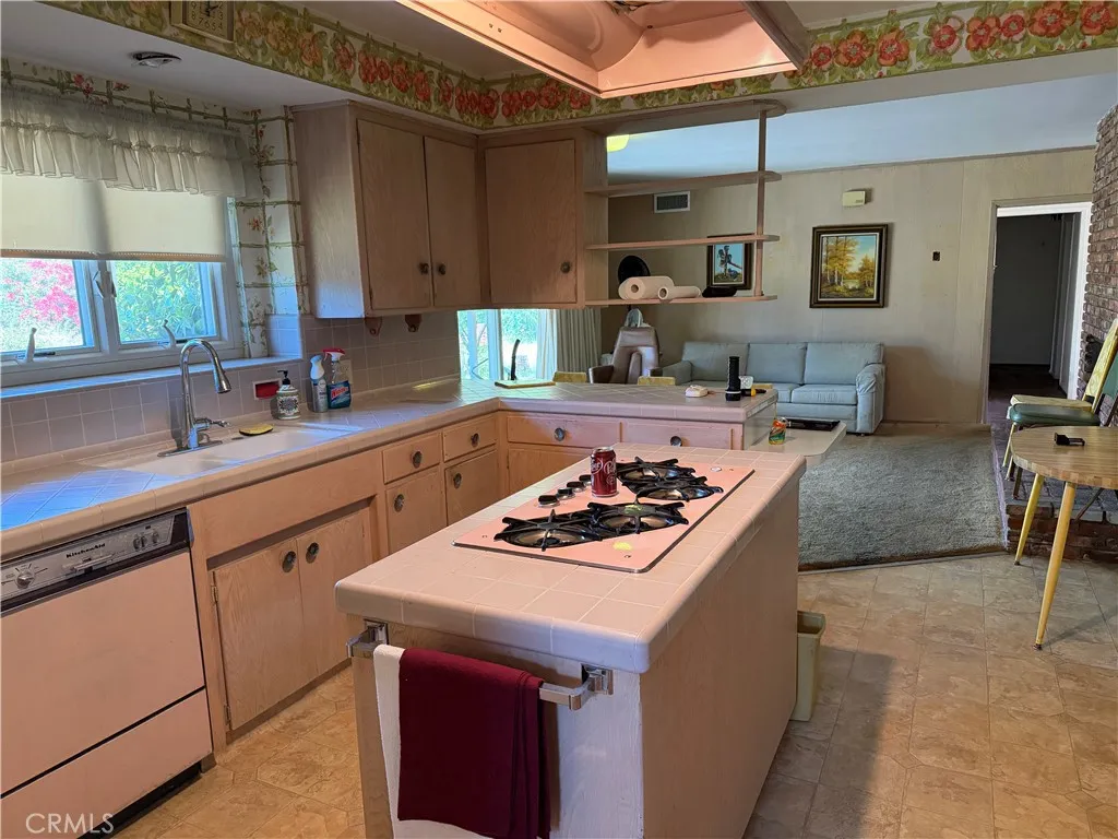 Additional image 6 of 647 Wellesley Drive, Claremont, CA 91711