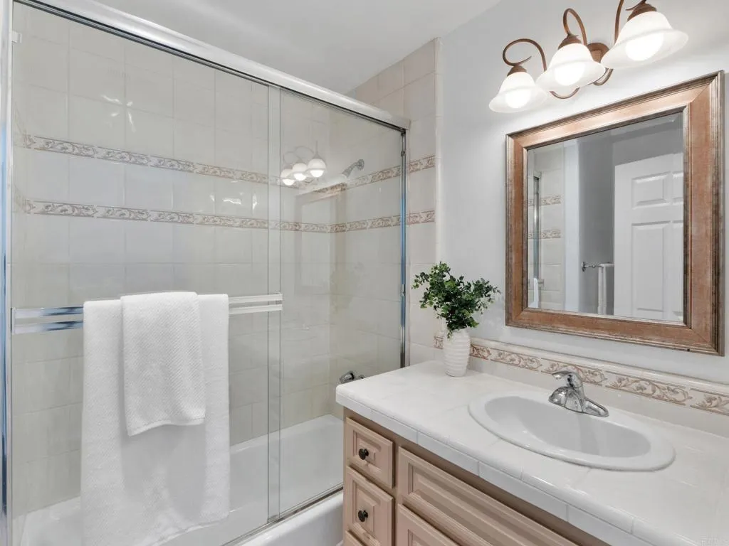 Additional image 21 of 946 Osborne Street, Vista, CA 92084