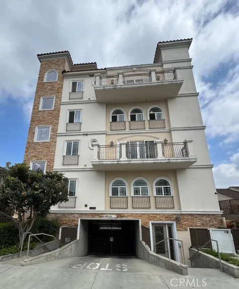 11501 Hatteras Street Unit 2, North Hollywood, CA MLS: BB25088053