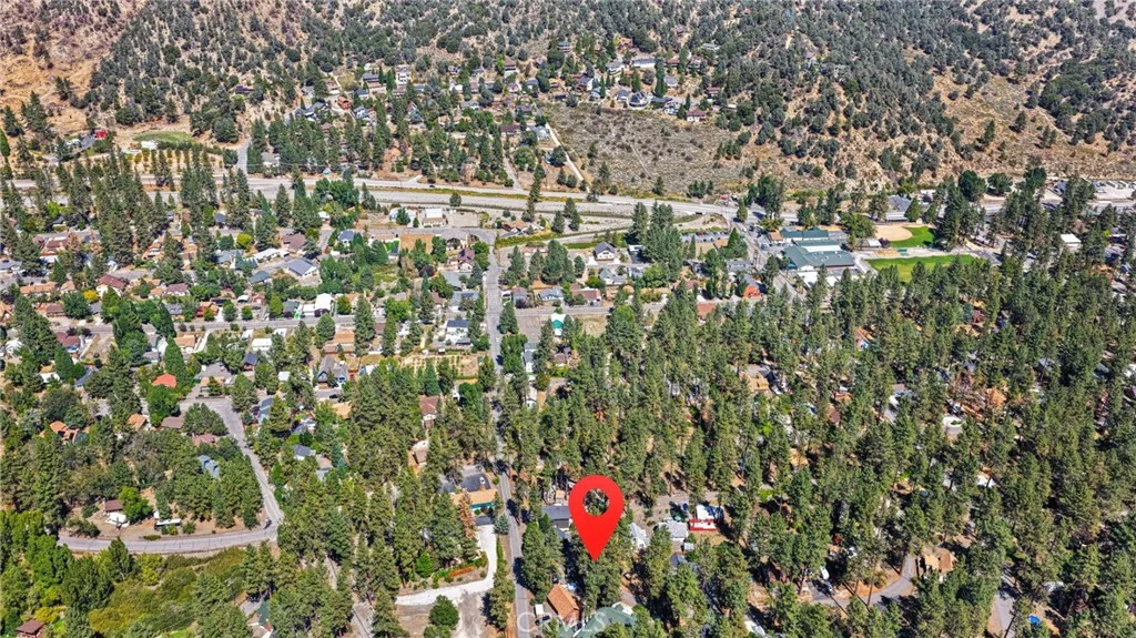 1038 Robin Ln., Wrightwood, CA 92397