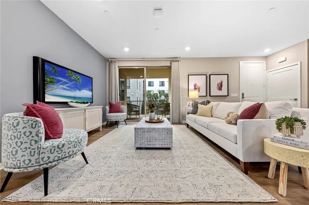 205 Bowery, Irvine, CA 92612