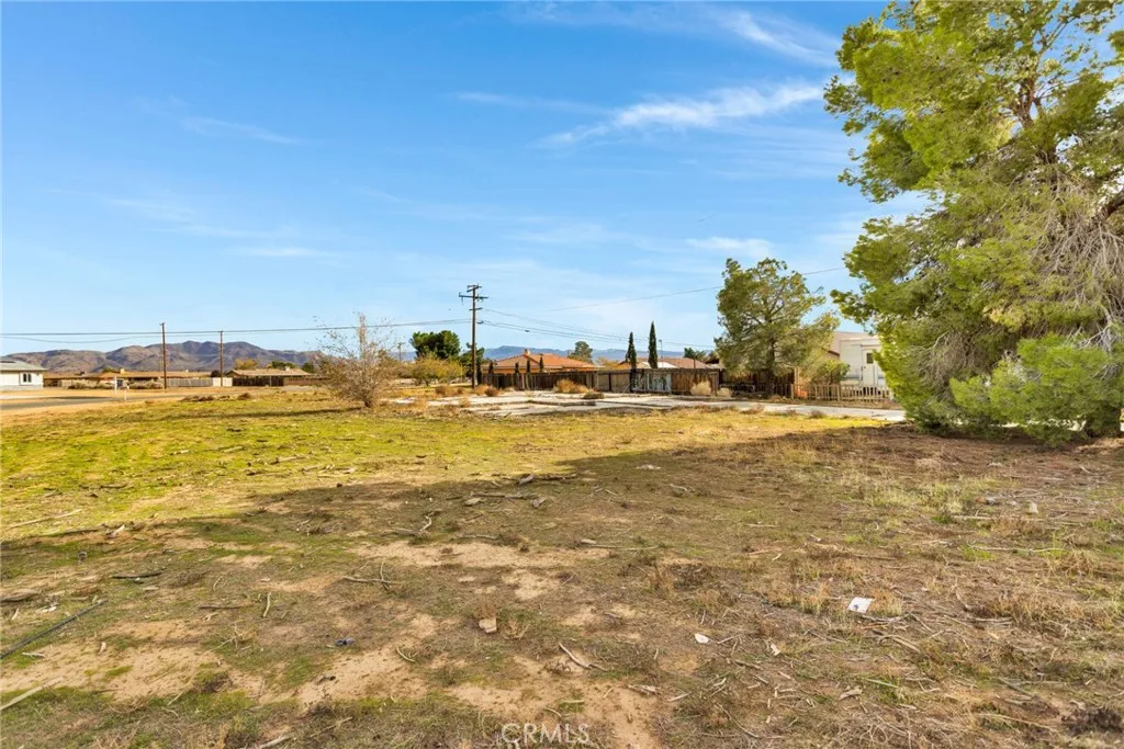 Property image for 16693 Navajo Rd, Apple Valley, CA 92307