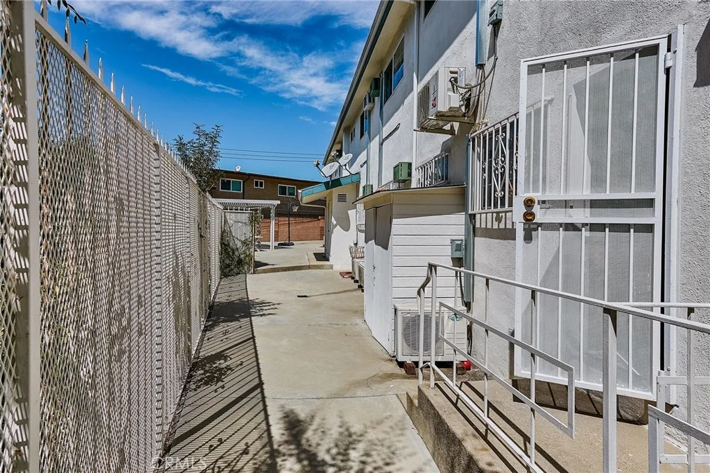 2656 Fairway Avenue Unit 2, Montrose, CA 91020