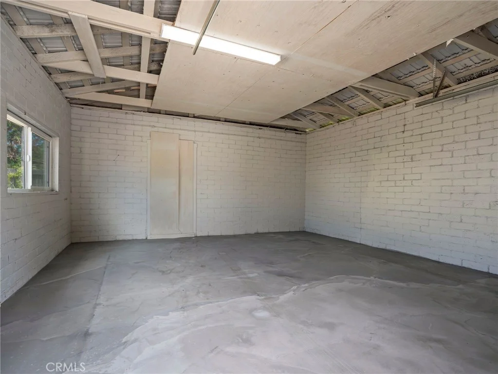 7121 Vine St, Highland, CA 92346