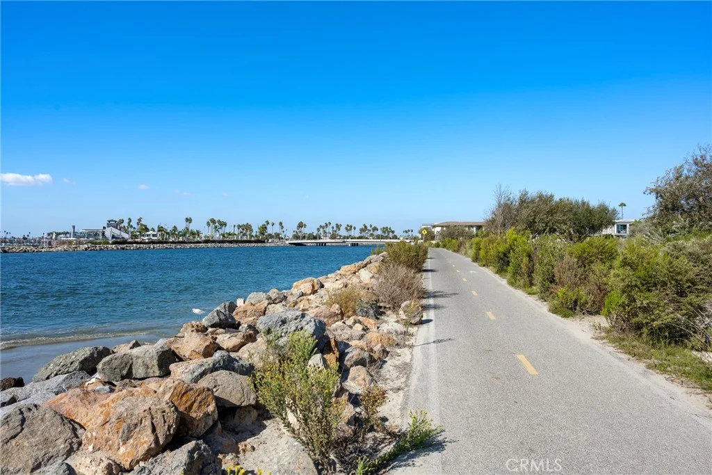 236 4th St, Seal Beach, CA 90740