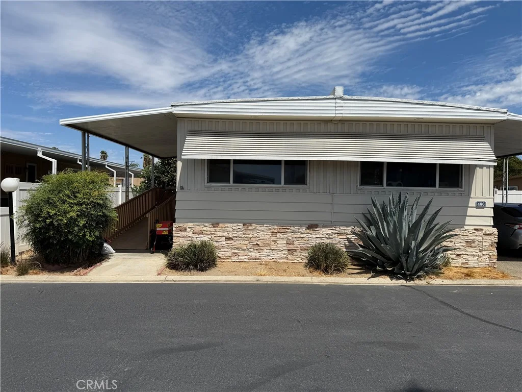 3825 Crestmore Rd Unit 406, Riverside, CA 92509 photo 4