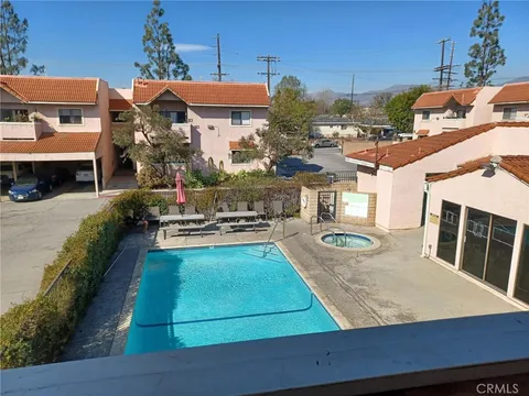 10943 Laurel Canyon Boulevard Unit 35, San Fernando, CA MLS: CV25024606