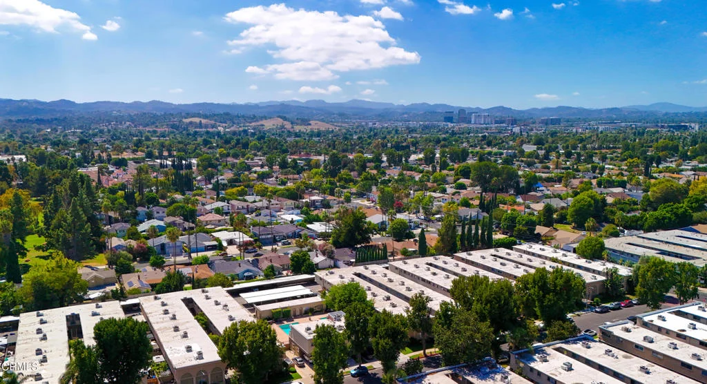 20224 Cohasset Street Unit 9, Winnetka, CA 91306