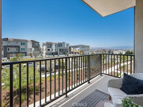 27575 Blackbird Court, Valencia, CA MLS: SR24111051