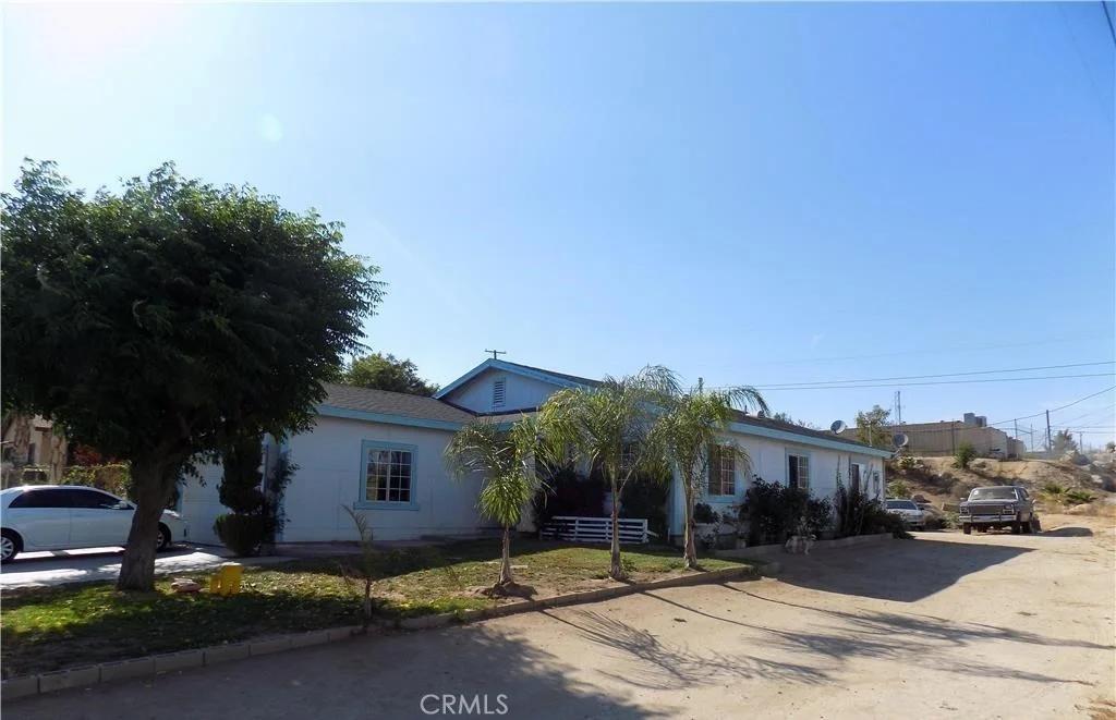 232 1 st, Perris, CA 92570