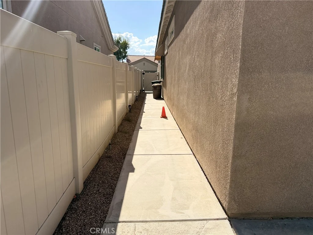 10115 Wilmington Lane, Apple Valley, CA 92308
