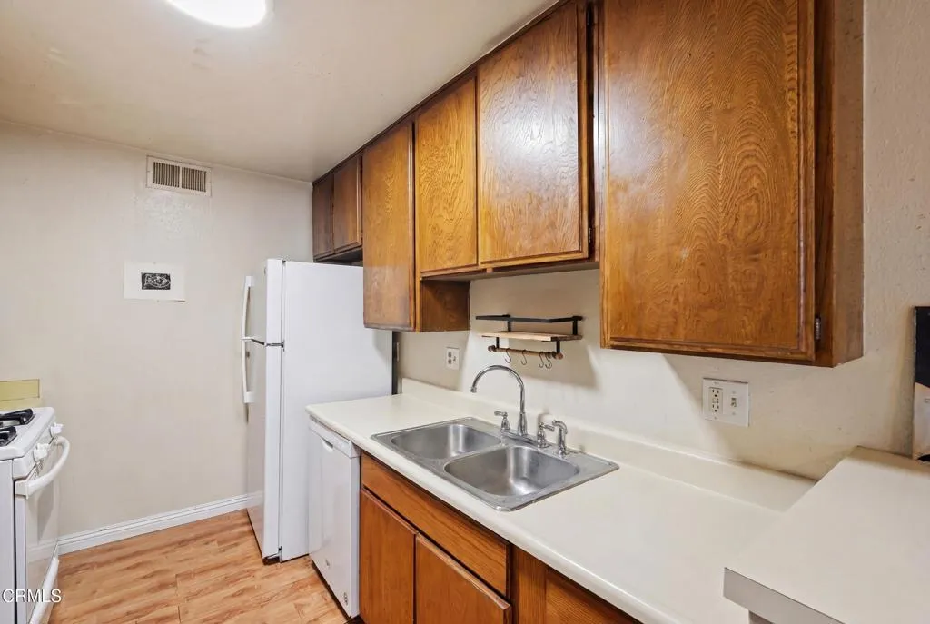 Additional image 27 of 12940 Riverside Drive Unit 106, Los Angeles, CA 91423