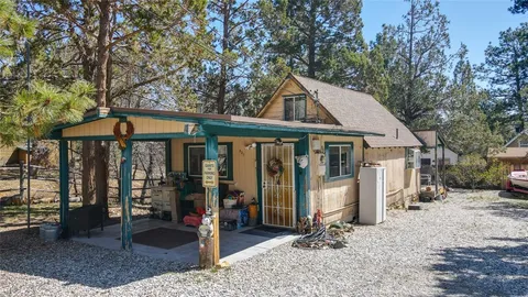 531 Maple Lane, Sugarloaf, CA MLS: IG25085816
