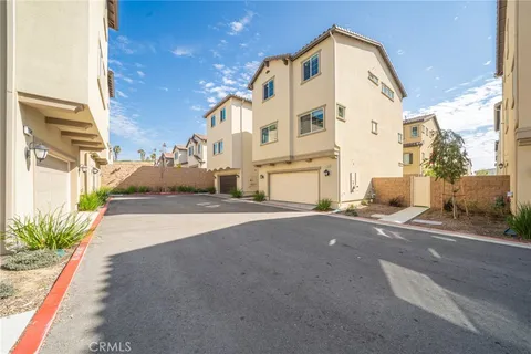 27658 S Heartwood Drive, San Pedro, CA 90732 - MLS#: OC25053824