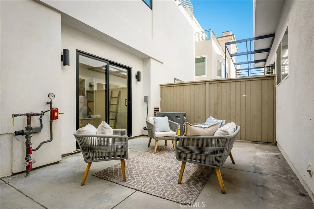Additional image 109 of 89 Bayview Dr, Manhattan Beach, CA 90266