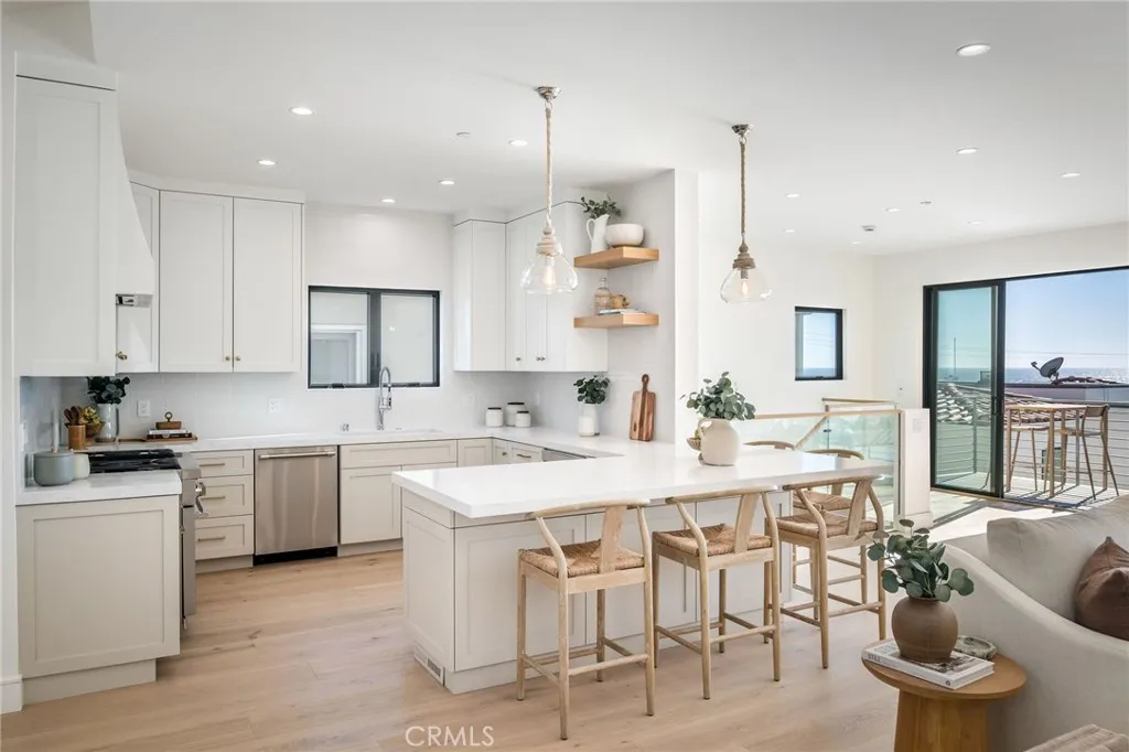 Additional image 26 of 89 Bayview Dr, Manhattan Beach, CA 90266