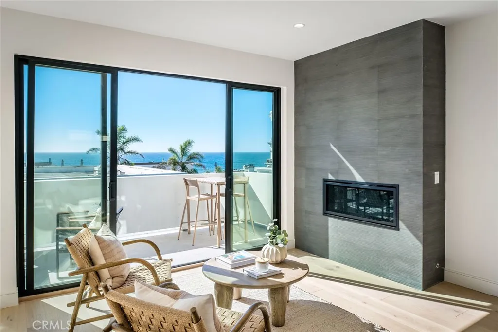 Additional image 79 of 89 Bayview Dr, Manhattan Beach, CA 90266