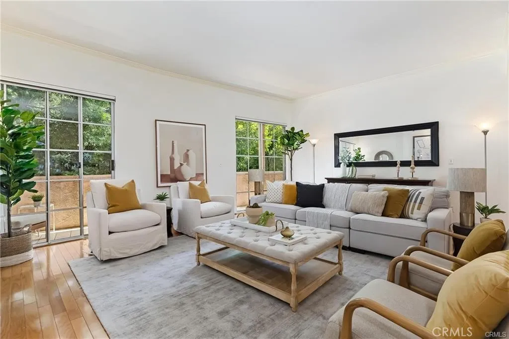 10960 Wellworth Ave Unit 102  