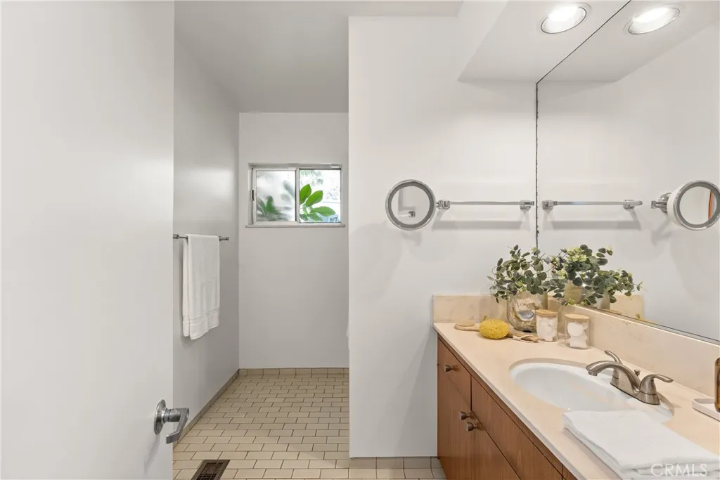 Additional image 75 of 3511 Stonehill Place, Sherman Oaks, CA 91423