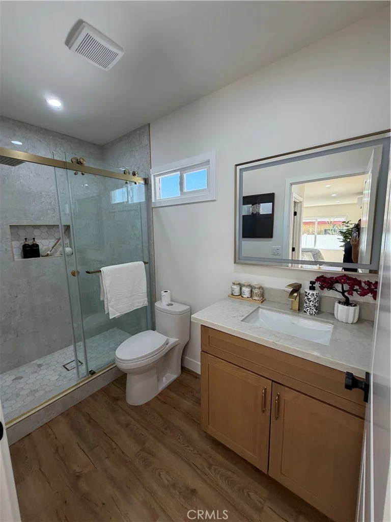 2064 Myrtle Ave, Long Beach, CA 90806
