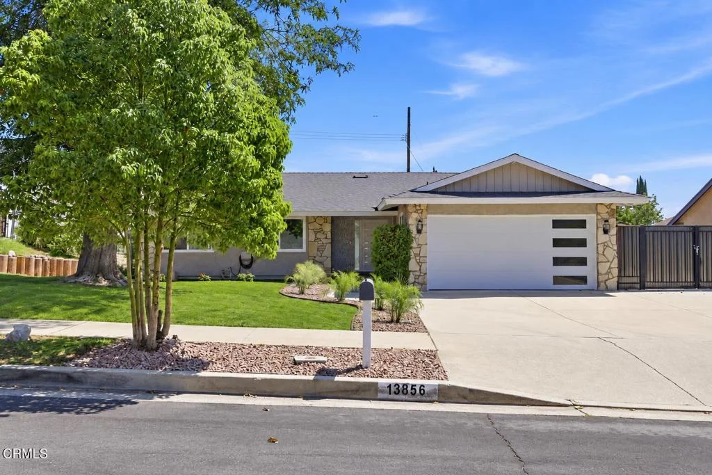 13856 Lyle Street, Sylmar, CA 91342