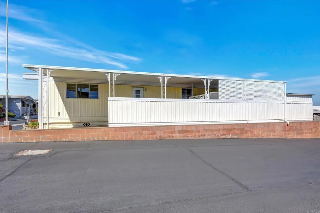 287 Robin Lane, Oceanside, CA 92057