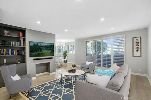 4949 Genesta Avenue Unit 104, Encino, CA MLS: SR25025721