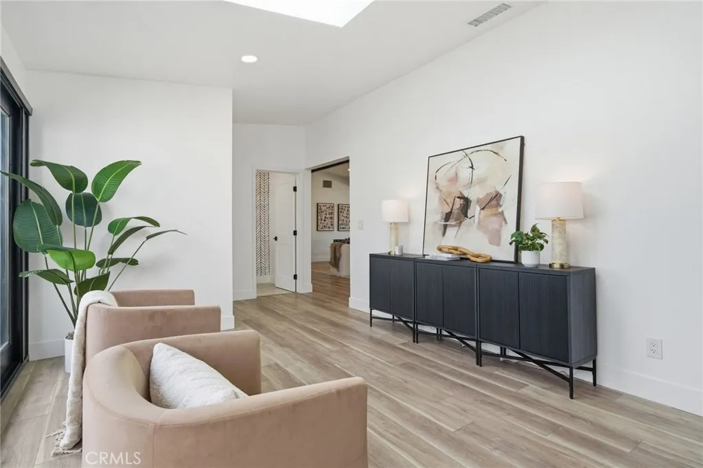 Additional image 8 of 3000 Country Club Drive, Costa Mesa, CA 92626