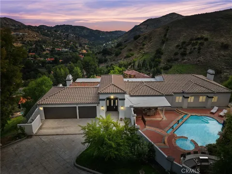 40 Saddlebow Road, Bell Canyon, CA MLS: SR25021924