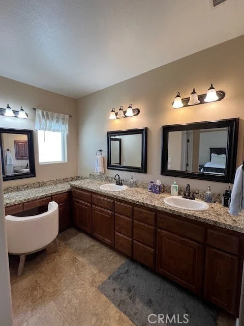 17915 Westlawn St, Hesperia, CA 92345