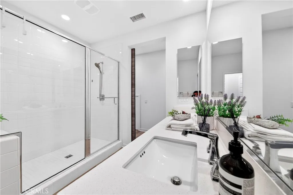 Additional image 83 of 586 S Motif Street, Anaheim, CA 92805