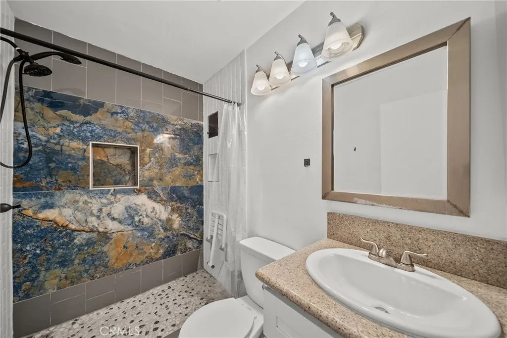 Additional image 43 of 20717 Lemarsh St Unit C, Chatsworth, CA 91311