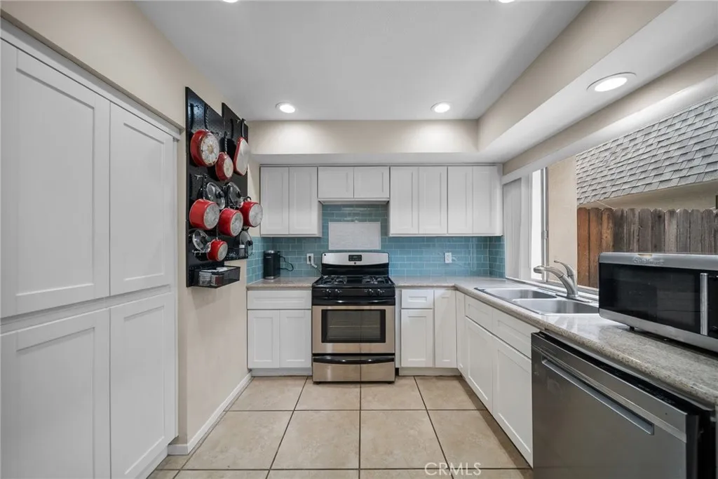 Additional image 35 of 20717 Lemarsh St Unit C, Chatsworth, CA 91311