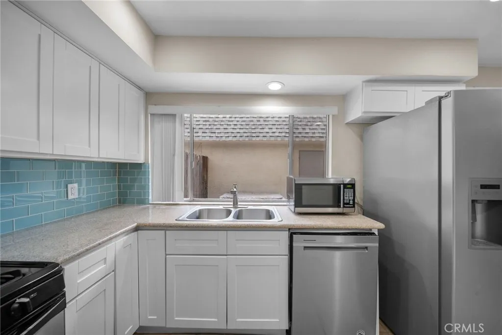 Additional image 8 of 20717 Lemarsh St Unit C, Chatsworth, CA 91311