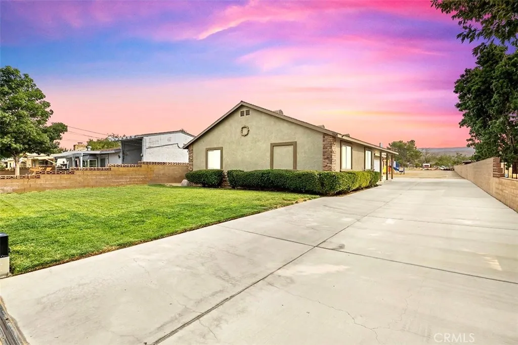 5302 W Avenue L8, Lancaster, CA 93536