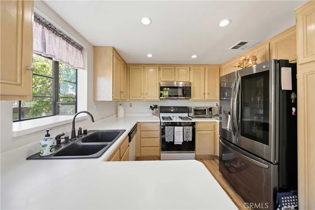 Additional image 6 of 18111 Erik Court Unit 441, Canyon Country, CA 91387