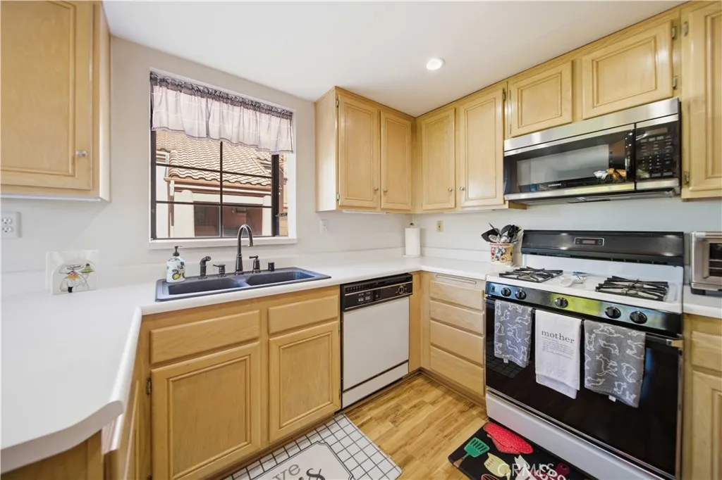 Additional image 7 of 18111 Erik Court Unit 441, Canyon Country, CA 91387