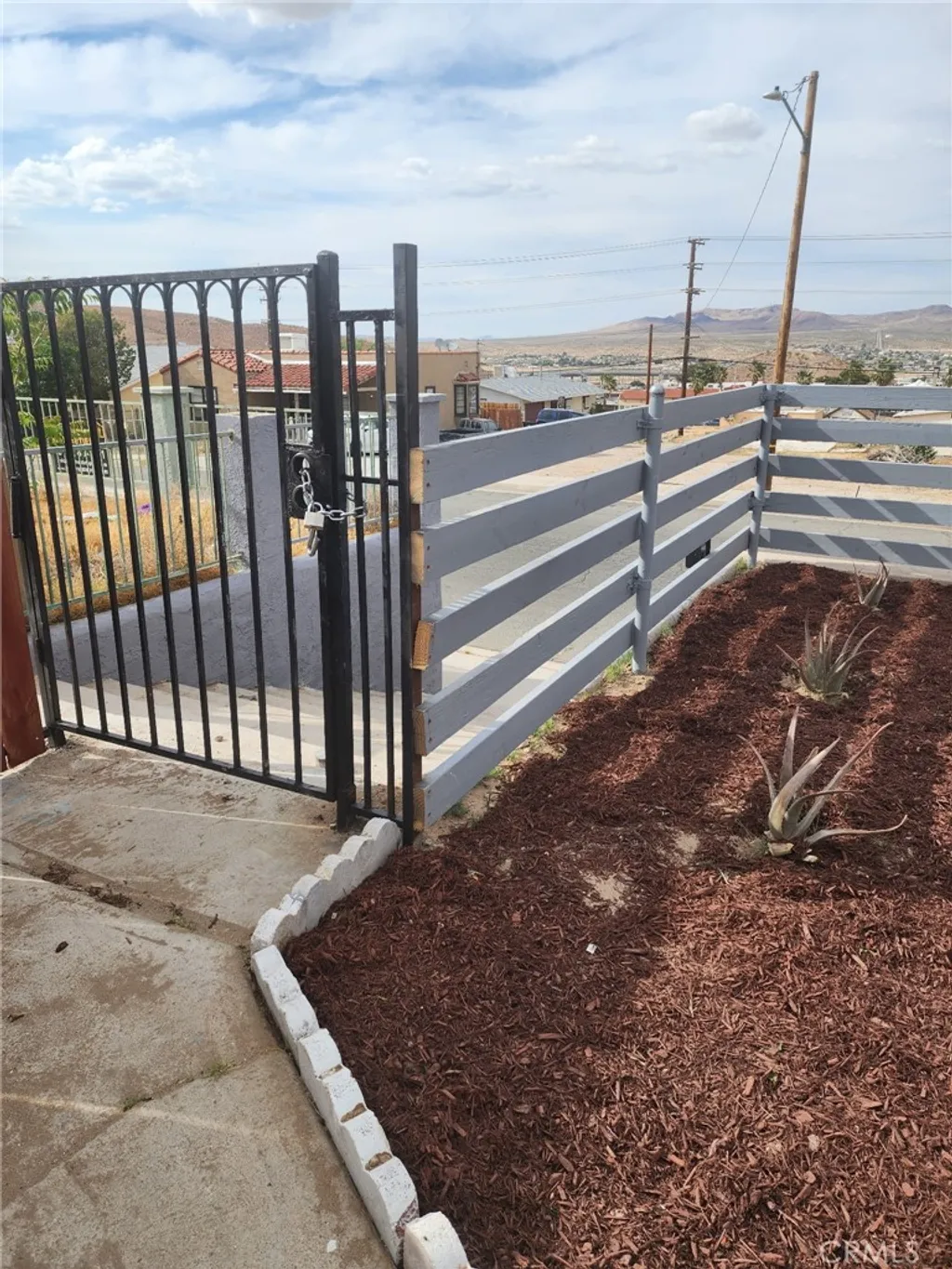 232 E Fredricks St, Barstow, CA 92311