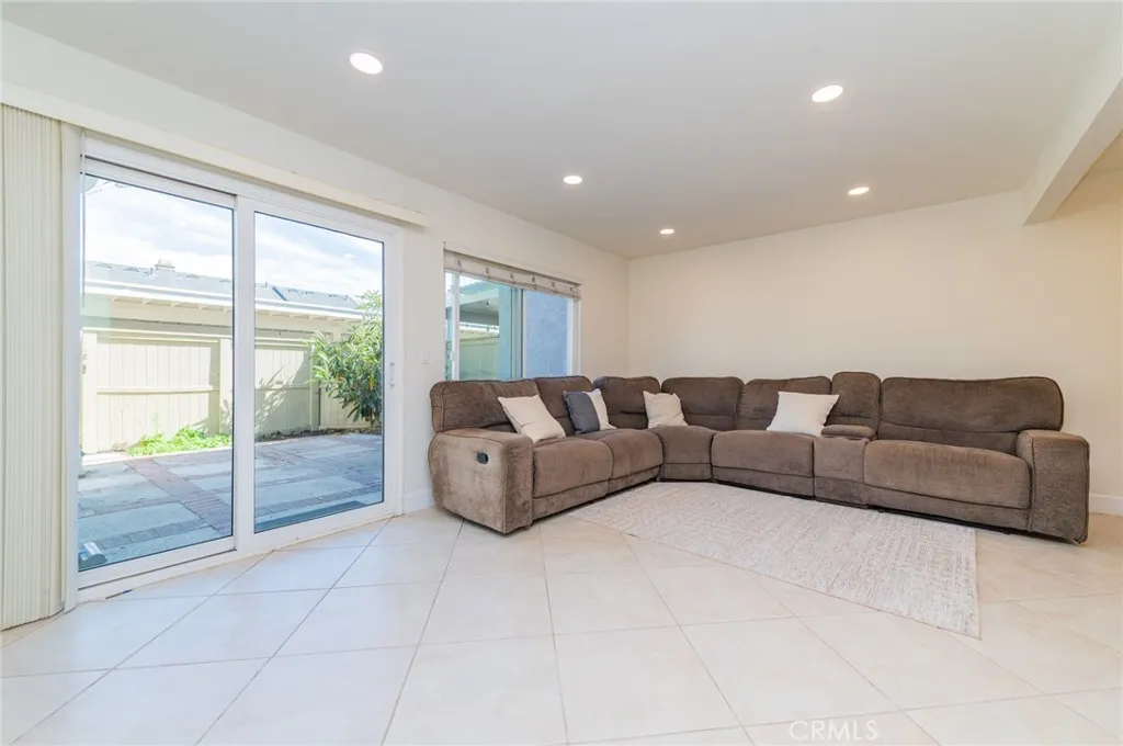 Additional image 35 of 47 Fox Holw, Irvine, CA 92614