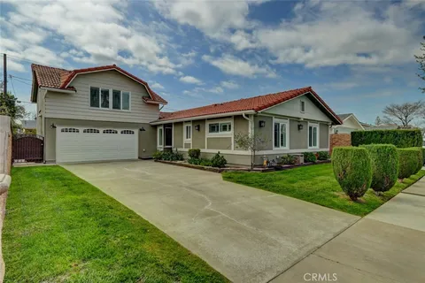 567 Traverse Drive, Costa Mesa, CA MLS: OC25066979