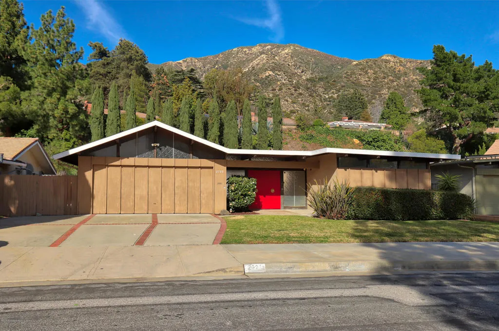 2723 Mountain Pine Drive, La Crescenta, CA 91214