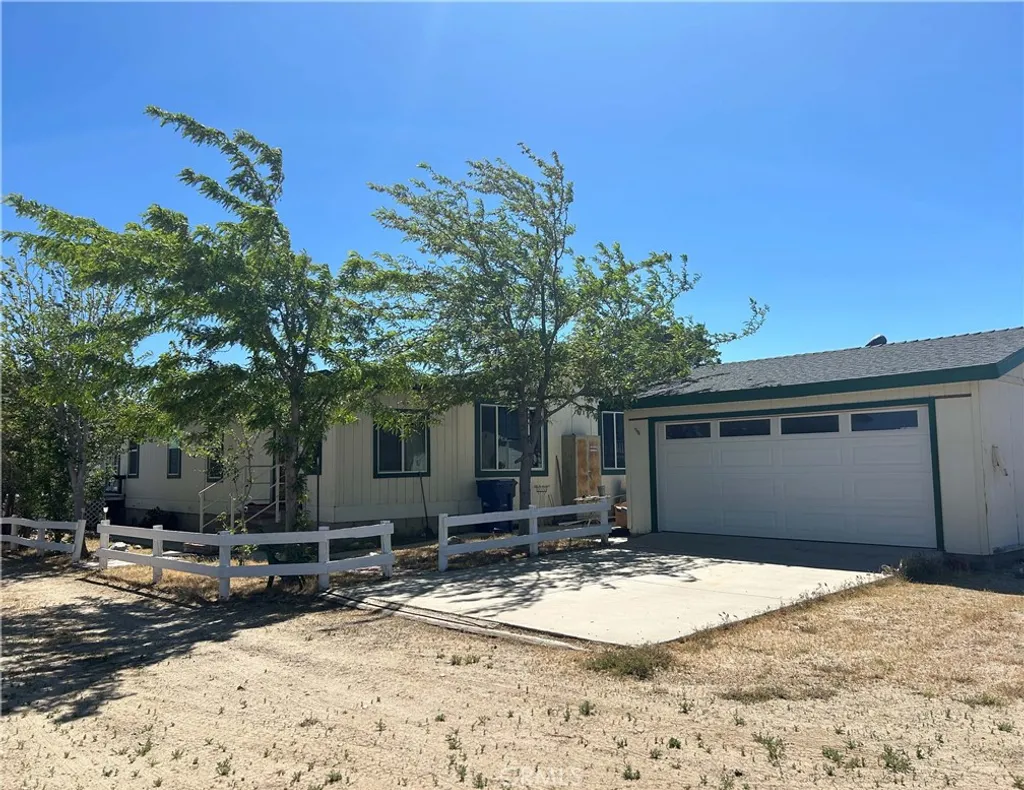 Additional image 2 of 25014 W Avenue C4, Lancaster, CA 93536
