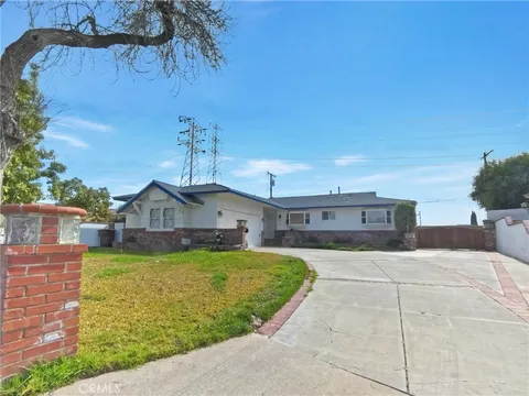 2158 W Pacific Avenue, Anaheim, CA MLS: PW25037963