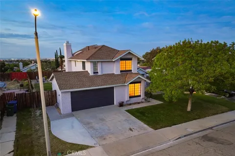 131 Mountainside Drive, Palmdale, CA MLS: SR25099412