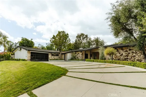 18155 Lake Encino Drive, Encino, CA 91316 - MLS#: SR25108583